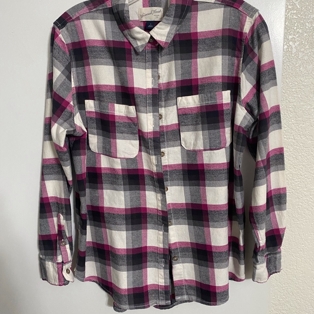 Universal Thread S Button Down